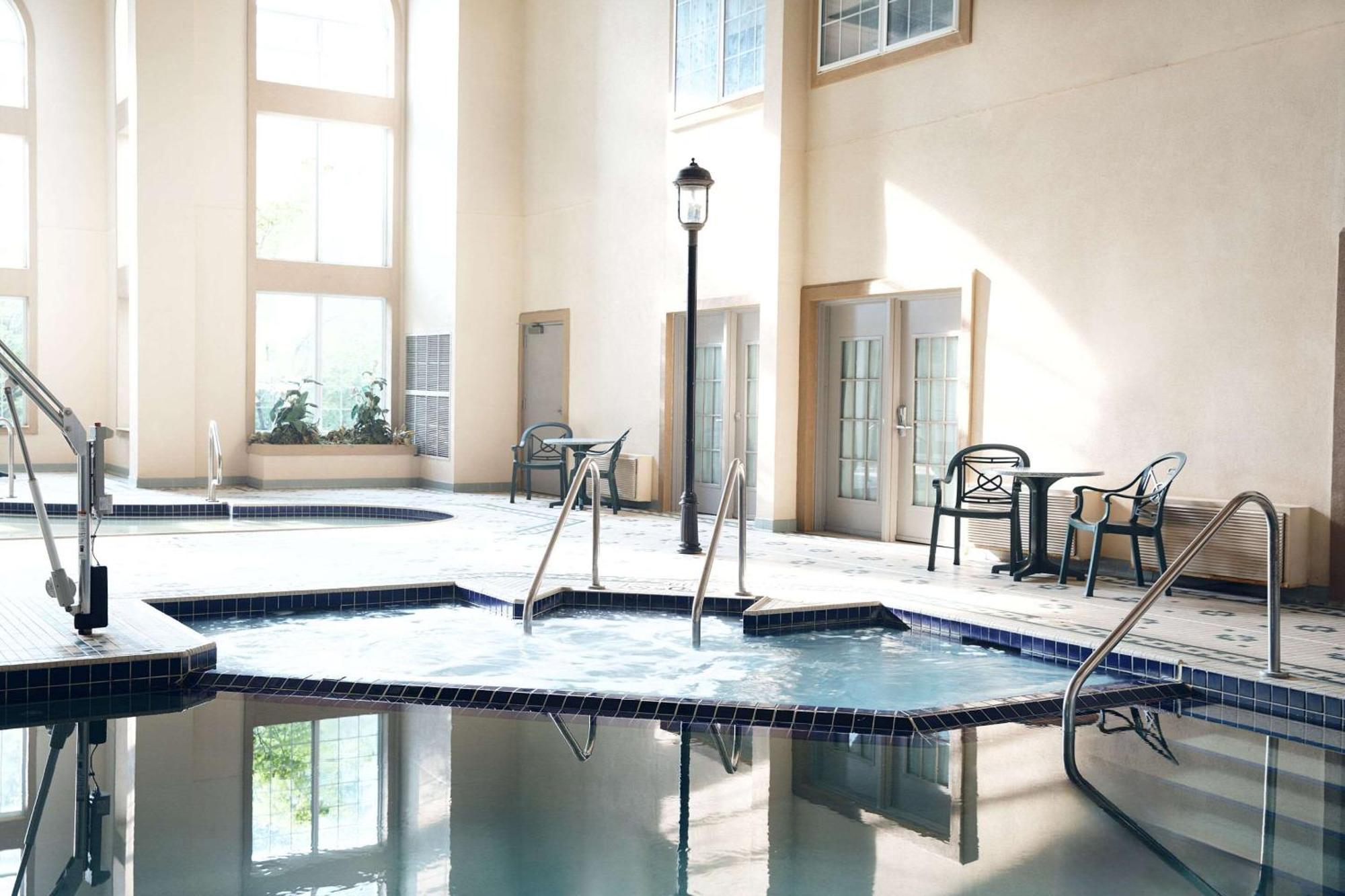 Comfort Suites Milwaukee Airport Oak Creek Exteriör bild