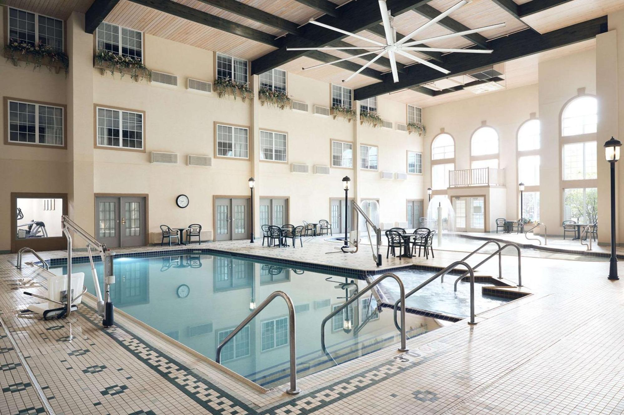 Comfort Suites Milwaukee Airport Oak Creek Exteriör bild